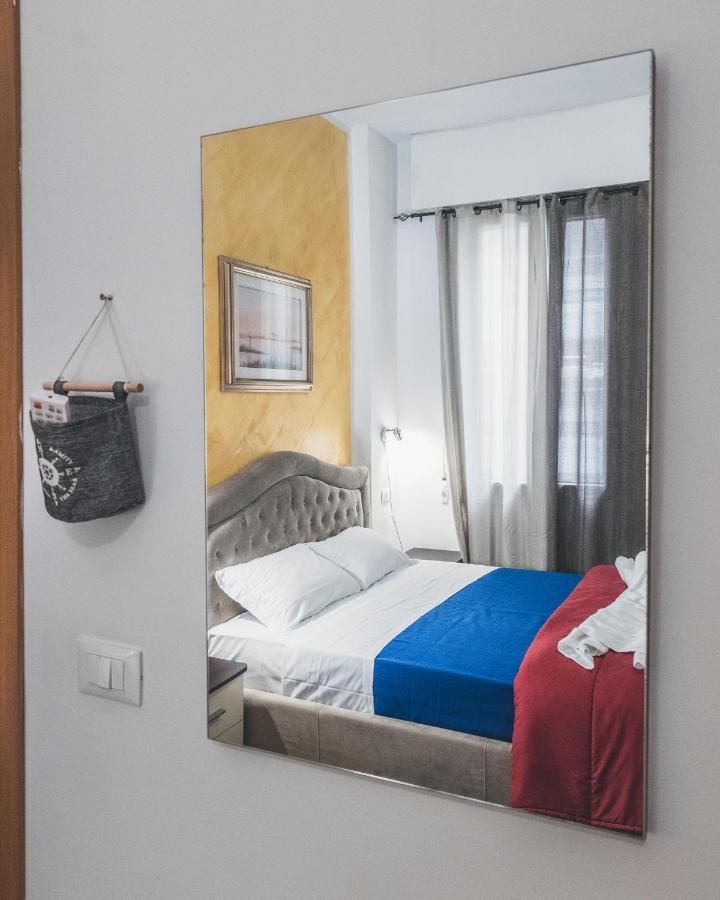 Bulldog Station Apartments With Private Wc, Ac, Tv Mestre Exterior foto