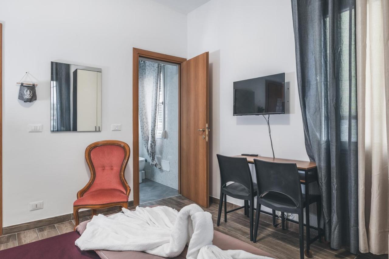 Bulldog Station Apartments With Private Wc, Ac, Tv Mestre Exterior foto
