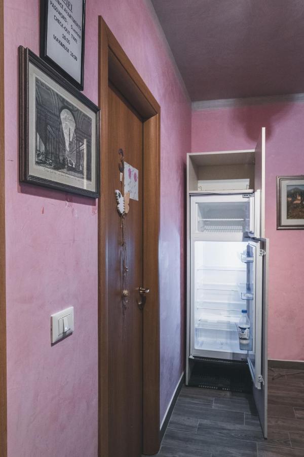 Bulldog Station Apartments With Private Wc, Ac, Tv Mestre Exterior foto